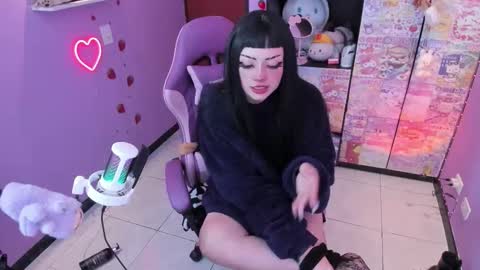     online show from 10/30/25, 12:01