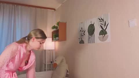 Veronica online show from 09/12/25, 04:12