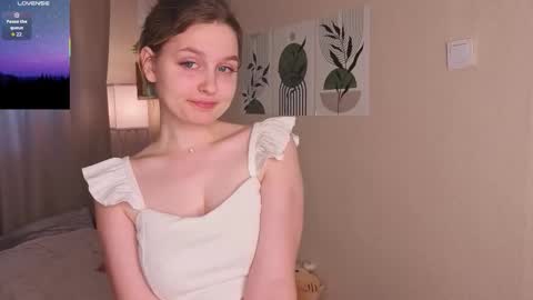 Veronica online show from 09/16/25, 06:25