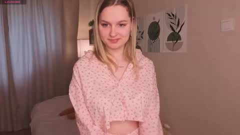 Veronica online show from 09/21/25, 06:26