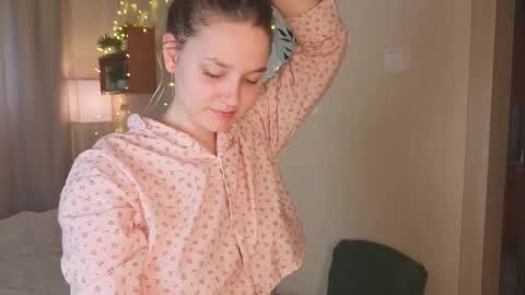 Veronica online show from 10/09/25, 06:33