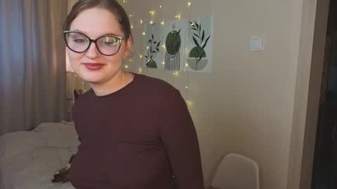 Veronica online show from 11/19/25, 10:15