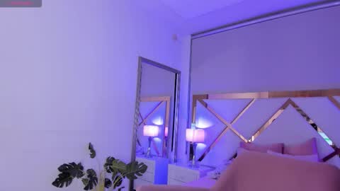 Vero online show from 12/21/25, 04:08