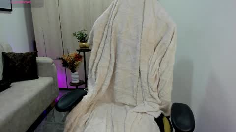 Catalina online show from 04/01/26, 02:45