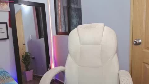 veronica_118 online show from 12/02/25, 08:30