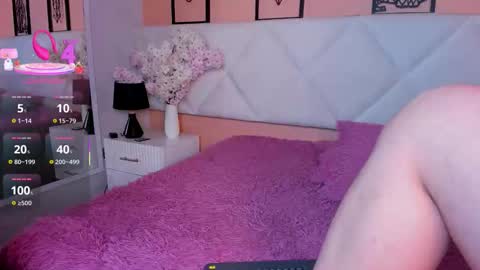 veronica_hill_ online show from 11/19/25, 03:17