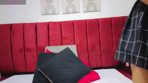 VERONICA online show from 09/18/25, 04:03