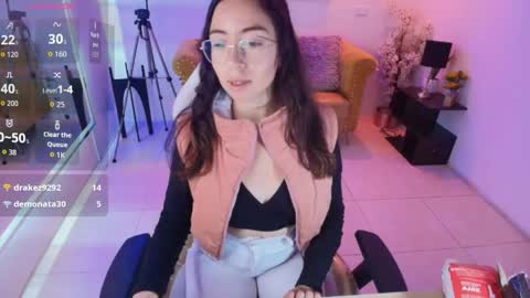 Snapshot of veronica_miiller chatting on 05/15/26, 07:43 veronica online show from 05/15/26, 07:43