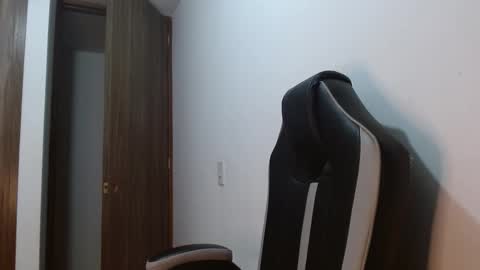 Veronica Clark online show from 11/11/25, 02:44