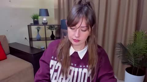 Veronica online show from 10/13/25, 09:31