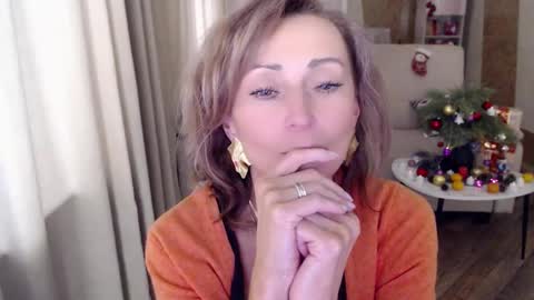 Snapshot of veronicagilbert chatting on 12/26/24, 07:45 Helen online show from 12/26/24, 07:45