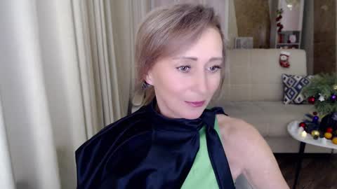 Snapshot of veronicagilbert chatting on 01/03/25, 05:39 Helen online show from 01/03/25, 05:39