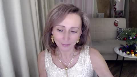 Snapshot of veronicagilbert chatting on 01/05/25, 05:30 Helen online show from 01/05/25, 05:30