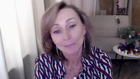 Snapshot of veronicagilbert chatting on 01/06/25, 08:14 Helen online show from 01/06/25, 08:14