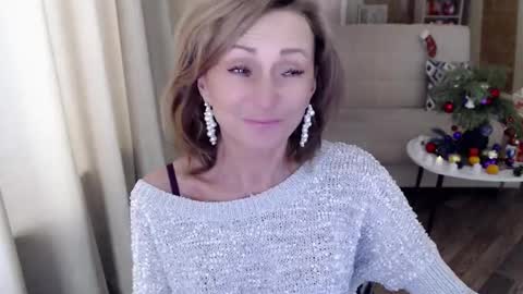 Snapshot of veronicagilbert chatting on 01/08/25, 09:10 Helen online show from 01/08/25, 09:10