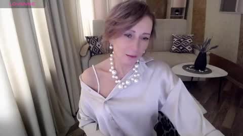 Snapshot of veronicagilbert chatting on 01/25/25, 08:42 Helen online show from 01/25/25, 08:42
