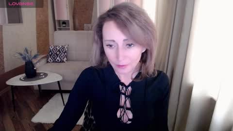 Snapshot of veronicagilbert chatting on 02/06/25, 05:25 Helen online show from 02/06/25, 05:25