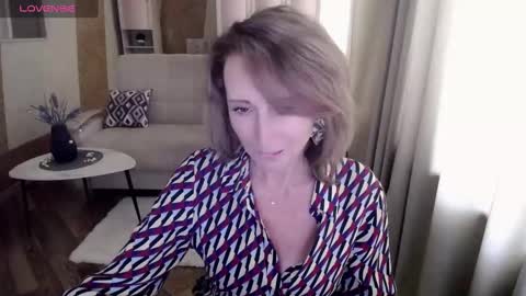 Snapshot of veronicagilbert chatting on 02/06/25, 08:29 Helen online show from 02/06/25, 08:29