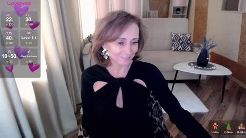 Snapshot of veronicagilbert chatting on 02/11/25, 08:15 Helen online show from 02/11/25, 08:15