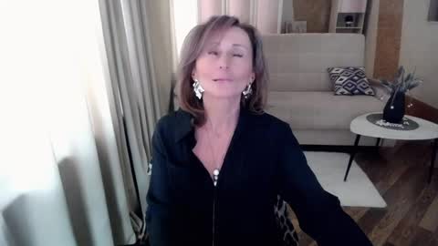 Snapshot of veronicagilbert chatting on 02/19/25, 11:06 Helen online show from 02/19/25, 11:06