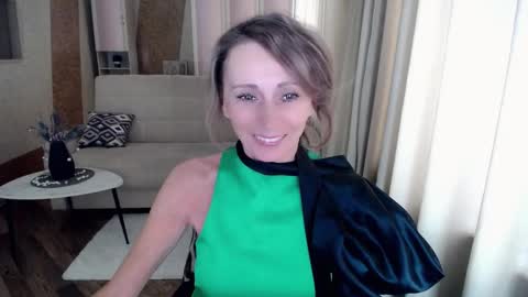 Snapshot of veronicagilbert chatting on 02/21/25, 05:13 Helen online show from 02/21/25, 05:13