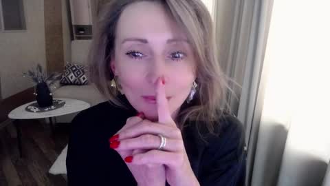 Snapshot of veronicagilbert chatting on 02/27/25, 11:31 Helen online show from 02/27/25, 11:31