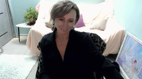 Snapshot of veronicagilbert chatting on 03/04/25, 11:51 Helen online show from 03/04/25, 11:51