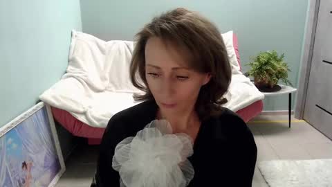 Snapshot of veronicagilbert chatting on 03/10/25, 05:33 Helen online show from 03/10/25, 05:33