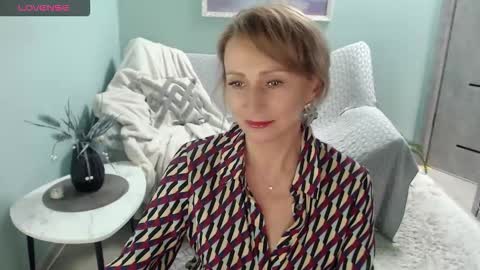 Snapshot of veronicagilbert chatting on 09/21/25, 05:42 Helen online show from 09/21/25, 05:42
