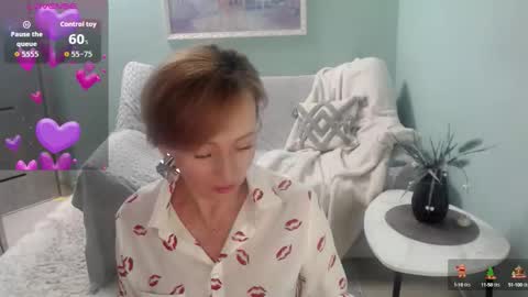 Snapshot of veronicagilbert chatting on 09/27/25, 07:13 Helen online show from 09/27/25, 07:13