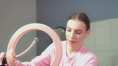 Snapshot of veronicavance chatting on 06/05/26, 06:35 Veronica online show from 06/05/26, 06:35