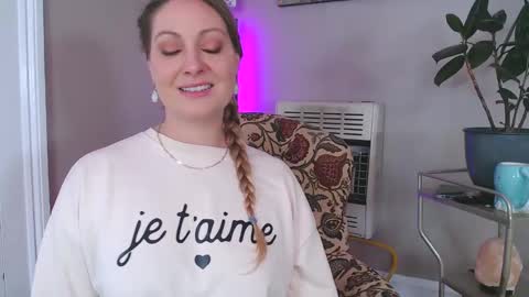 Snapshot of veronicawest chatting on 03/09/25, 03:38 Veronica Weston online show from 03/09/25, 03:38