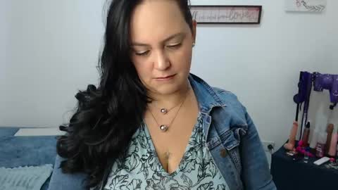 Snapshot of veroniicabbw_ chatting on 05/22/26, 01:06 veroniicabbw_ online show from 05/22/26, 01:06
