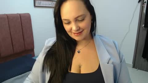 Snapshot of veroniicabbw_ chatting on 06/15/26, 01:35 veroniicabbw_ online show from 06/15/26, 01:35