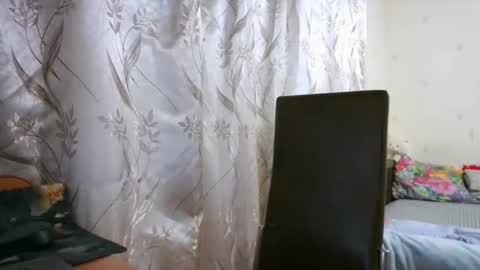 veronika_xi online show from 09/23/25, 07:22