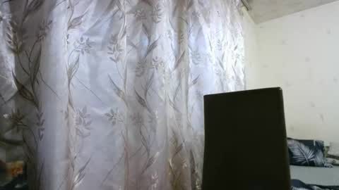 veronika_xi online show from 10/16/25, 07:31