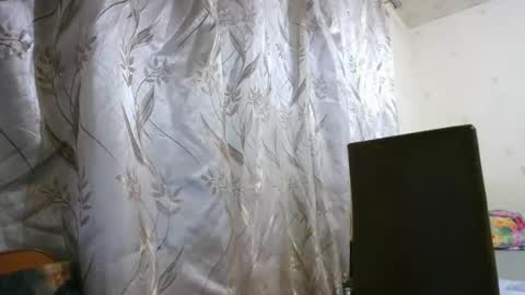 veronika_xi online show from 11/10/25, 07:18