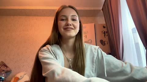 Snapshot of veronikamaresh chatting on 04/07/26, 11:21 Isabella Moretti online show from 04/07/26, 11:21