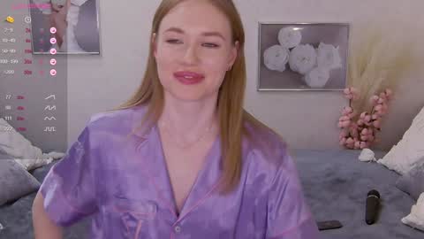 Snapshot of veronikamitchel chatting on 12/11/24, 11:54 Veronika online show from 12/11/24, 11:54