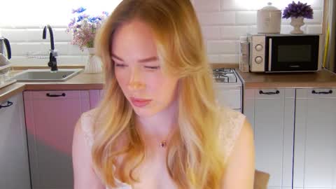 Snapshot of veronikamitchel chatting on 10/21/25, 02:51 Veronika online show from 10/21/25, 02:51