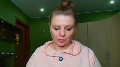 VeronikawGold online show from 05/27/26, 01:57
