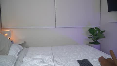  V A L  help me reach 100likes online show from 01/24/25, 03:00