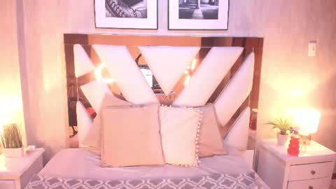 Snapshot of veronnica_fox chatting on 06/25/26, 03:27 Veronica online show from 06/25/26, 03:27