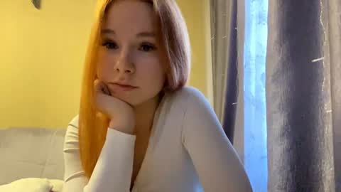 Snapshot of vertiegartrell chatting on 06/17/26, 11:23 Lina online show from 06/17/26, 11:23