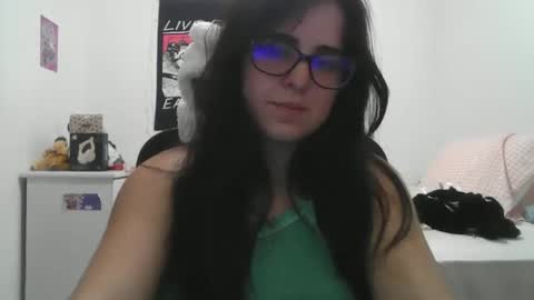 Snapshot of veruca99 chatting on 11/29/25, 12:02 veruca99 online show from 11/29/25, 12:02