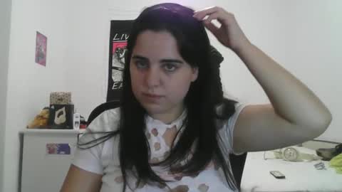 Snapshot of veruca99 chatting on 12/04/25, 12:53 veruca99 online show from 12/04/25, 12:53