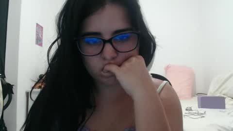 Snapshot of veruca99 chatting on 12/21/25, 11:56 veruca99 online show from 12/21/25, 11:56