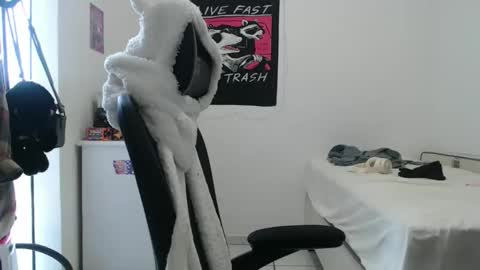 Snapshot of veruca99 chatting on 01/07/26, 01:46 veruca99 online show from 01/07/26, 01:46