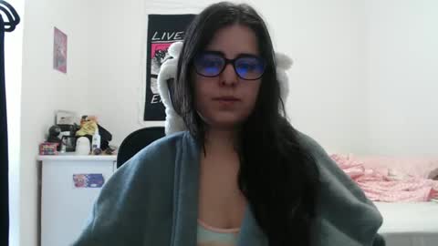 Snapshot of veruca99 chatting on 02/01/26, 01:31 veruca99 online show from 02/01/26, 01:31