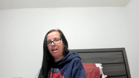 verysassypeachgoddess online show from 11/29/25, 12:30